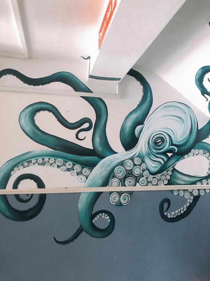 Lahinch -Beach -Surf- Hostel Екстер'єр фото