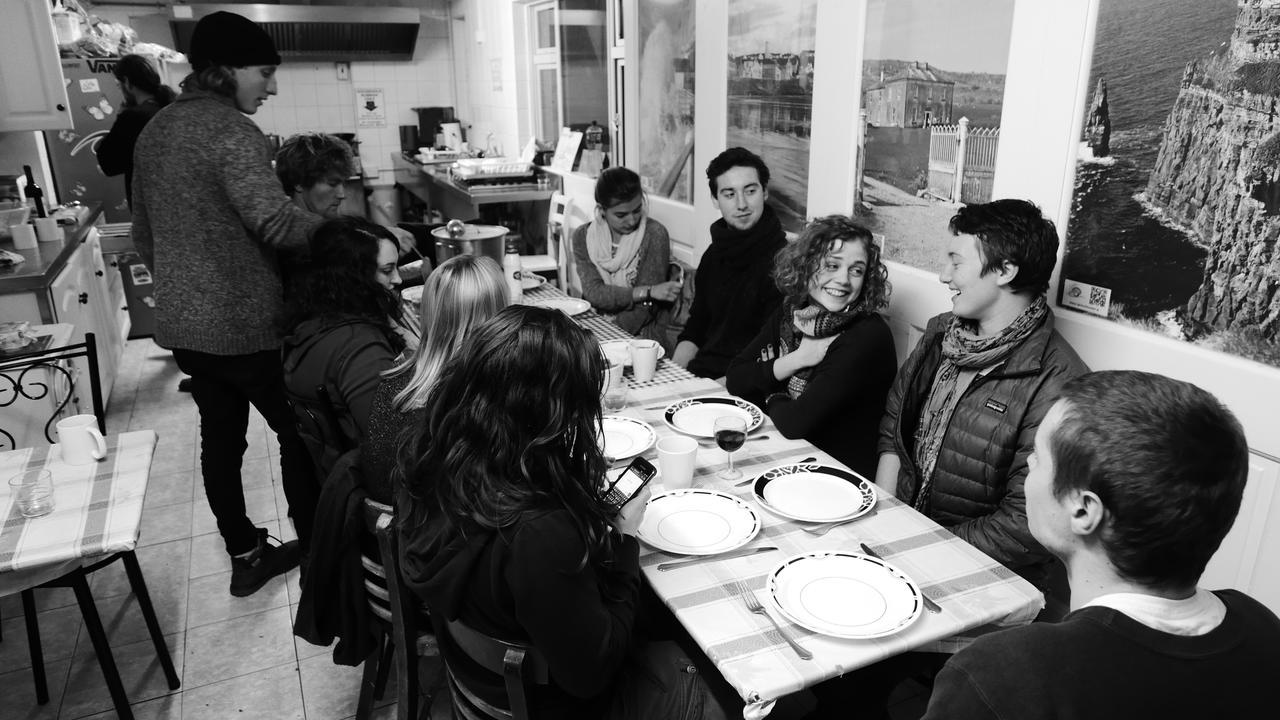 Lahinch -Beach -Surf- Hostel Екстер'єр фото
